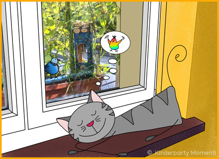 Fensterbank mit gezeichneter Katze und Vogelhaus im Hintergrund