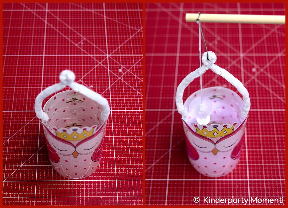 Zwei Ansichten die eine selbst gebastelete Eule Laterne aus PET Flaschen von oben zeigen, die Laterne steht auf einer roten Bastelmatte