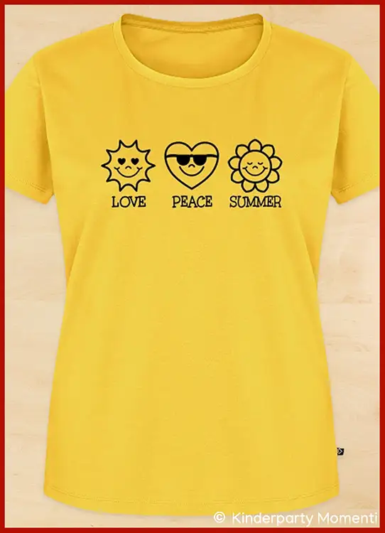 Gelbes T-Shirt mit drei schwarzen Symbolen: lachende Sonne mit dem Wort 'Love', Herz mit Sonnenbrille und dem Wort 'Peace', lächelnde Blume mit dem Wort 'Summer'